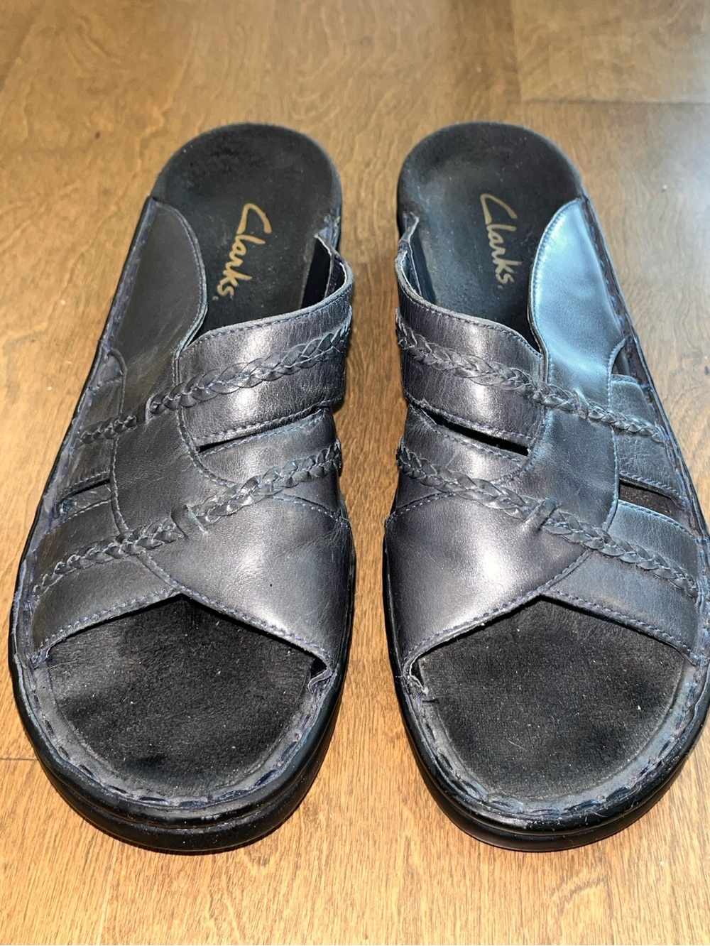 Clark’s Women’s Black Leather Sandals Size 9M